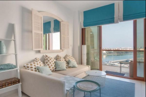 Luxury on the Palm with Marina view balcony